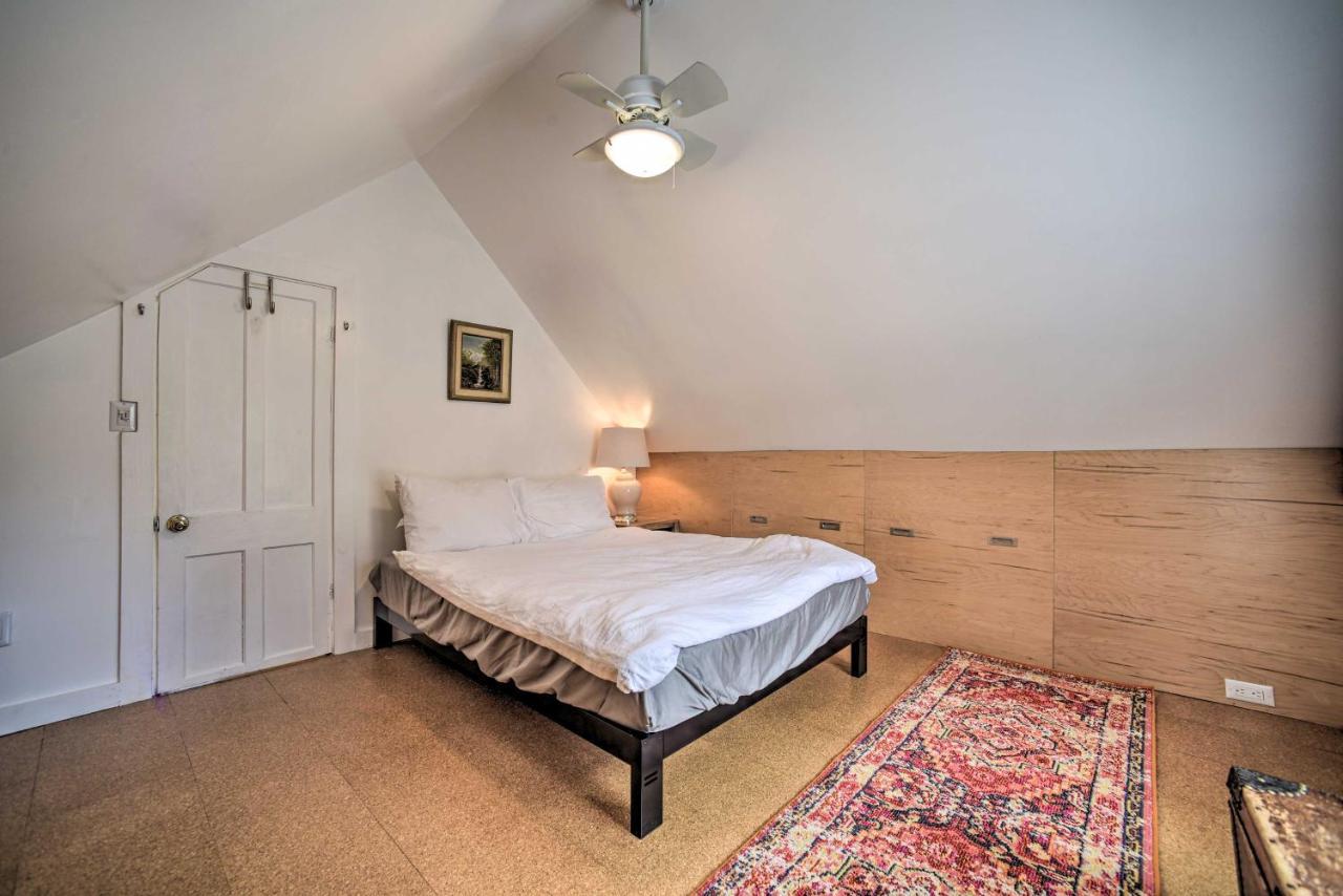 Charming Cottage With Yard - 2 Mi To Tinker St! وودستوك المظهر الخارجي الصورة