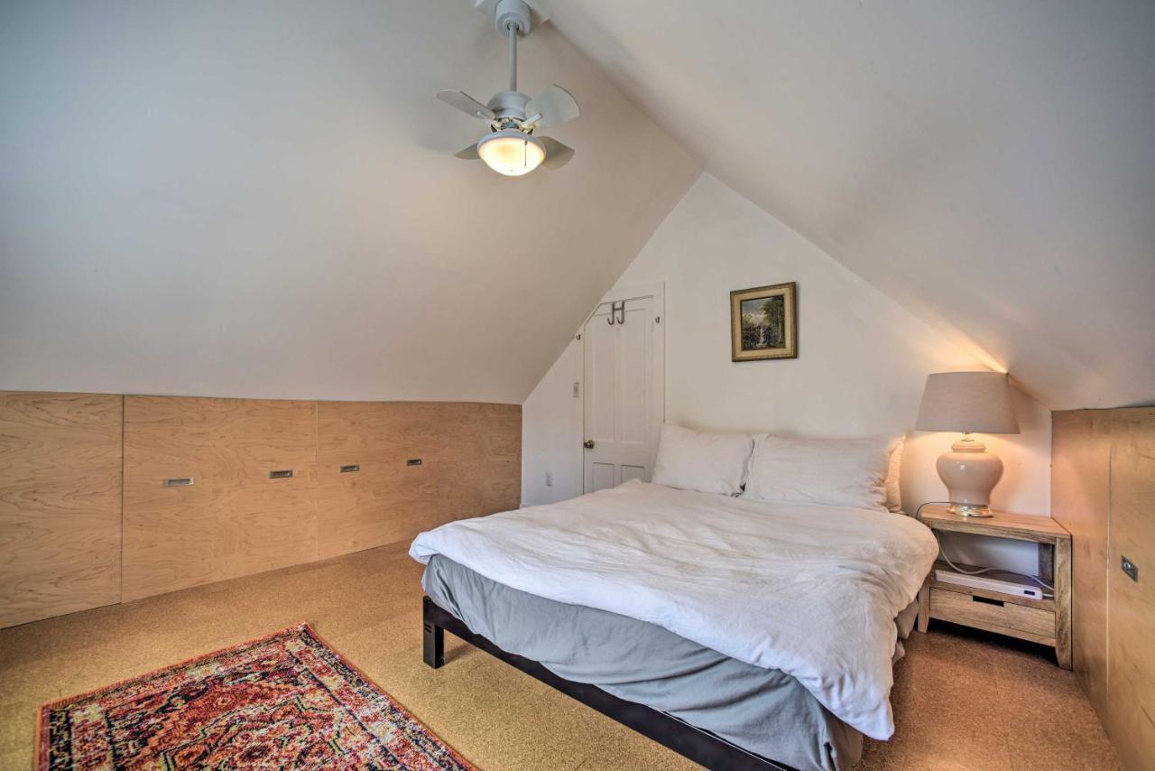 Charming Cottage With Yard - 2 Mi To Tinker St! وودستوك المظهر الخارجي الصورة